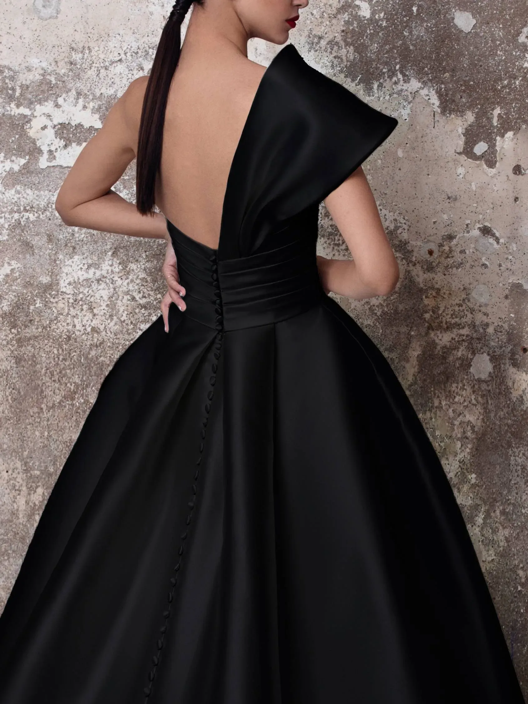 strapless open back dress Helen Of Troy One Shoulder Midi Dress Black (Curvy)