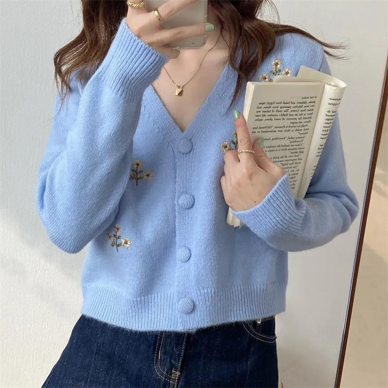 Kvinnors stickor Tees White/Blue Loose Sweaters Women Cardigan V-Neck All-Match Simple Ladies Knitwear Embroidery Sweet College Preppy Style
