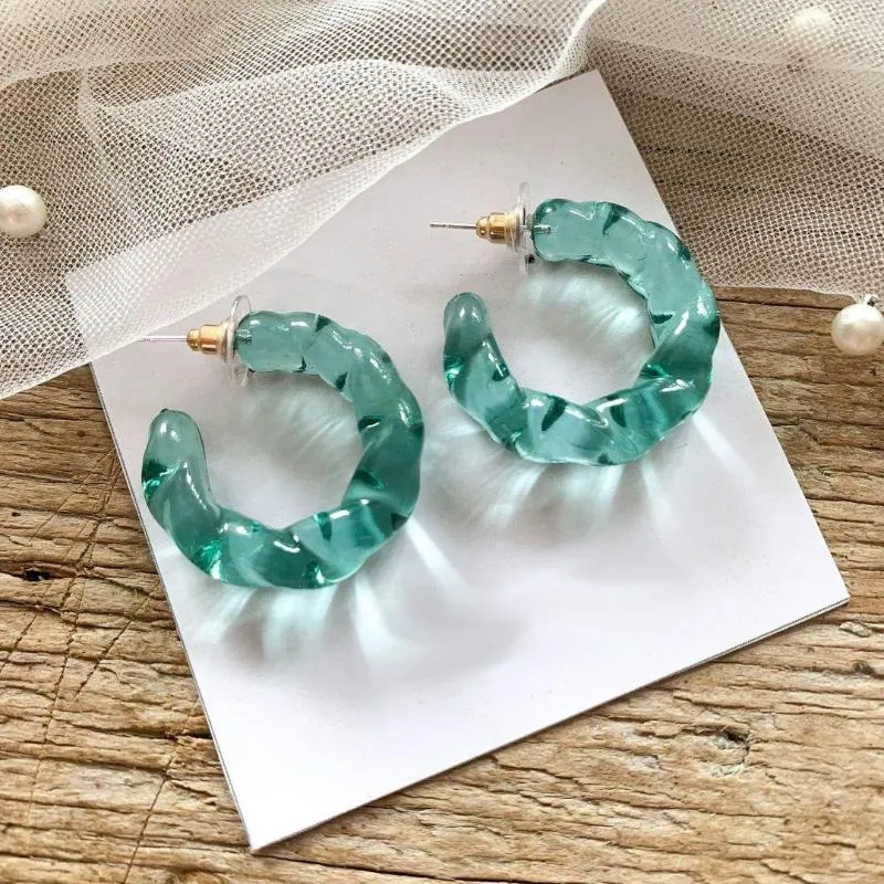 Boucles d'oreilles cerceau Dvacaman 2023 à la mode coloré Transparent acrylique en forme de C pour les femmes Vintage géométrique cercle bijoux