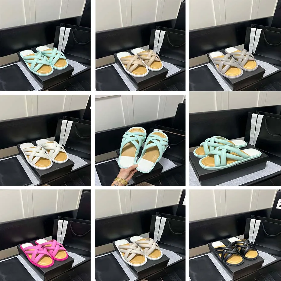 Top Designer femmes sandales classique luxe pain pantoufles 2023 nouvelle mode imperméable et anti-dérapant croix sangle plage pantoufles