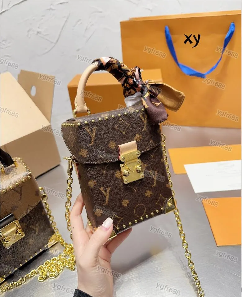 Gerçek Deri Kadın Çanta Tasarımcısı Çanta% 100 Yüksek kaliteli Kadın Omuz Çantası Zinciri Crossbody Klasik stil Postacı Çantaları Gövde Akşam küçük kutu Tote Kutusu Var