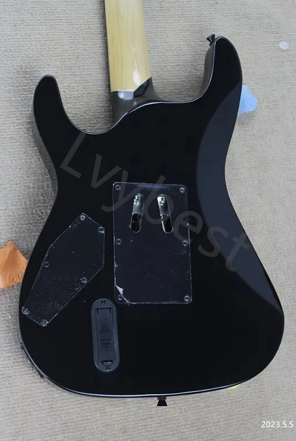 Lvybest LTD KH 202 Kirk Hammett Distressed Black Electric Guitar EMG Pickups Floyd Rose Tremolo Skull Bones Inlay From Mingyuanyueqi2 259.7 DHgate.Com