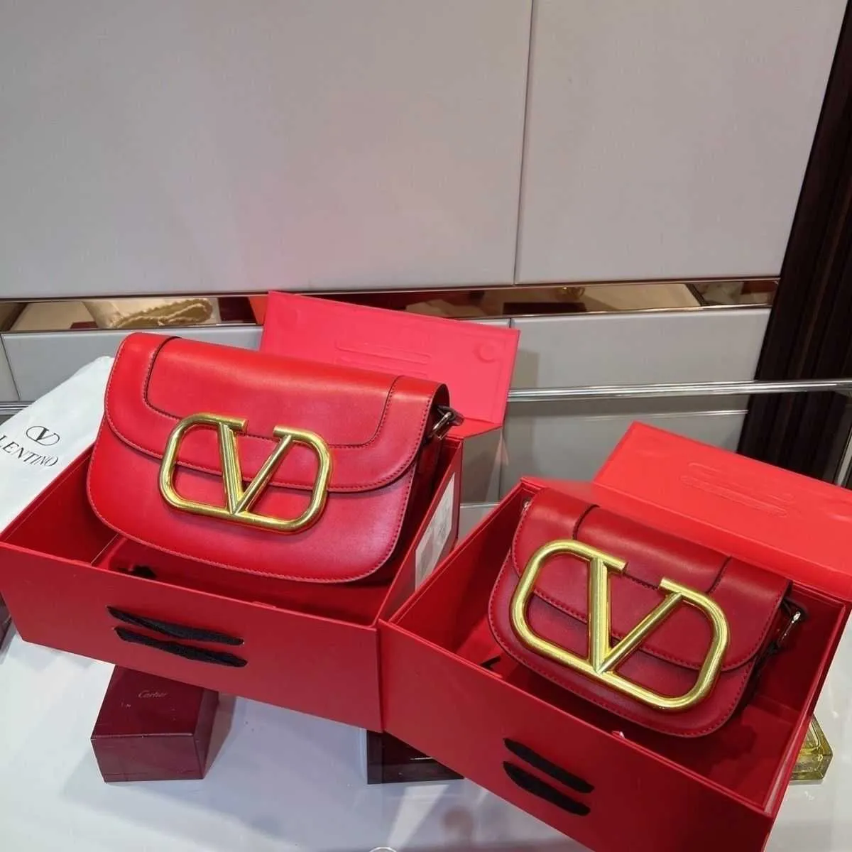 Valentino bag big online