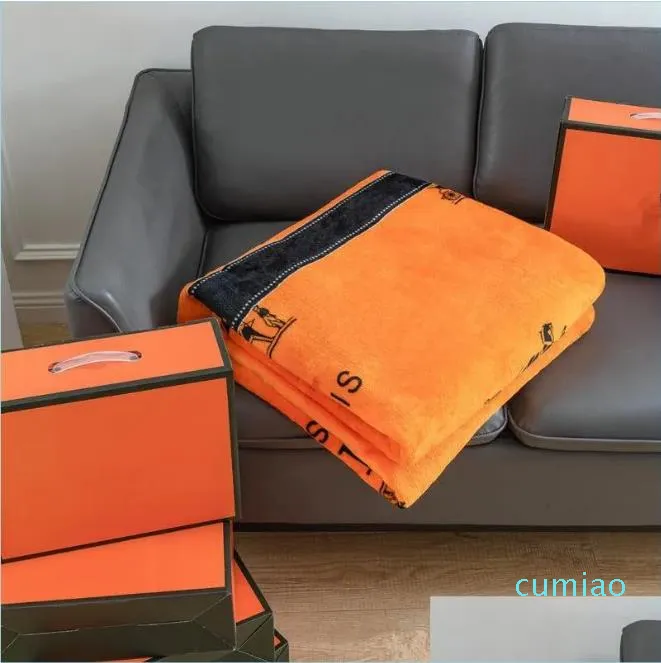 2023-Coperte Designer Coperta Morbida Home Office Pisolino Aria condizionata Divano Decorazione Auto da viaggio Coperte da tiro Regalo aziendale di alta qualità