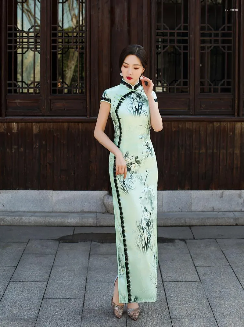 Cheongsam and qipao 2025
