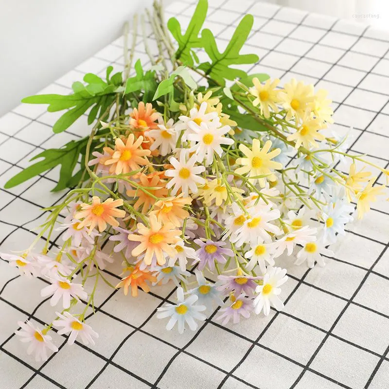 Decorative Flowers 10Pcs/lot Korean Bride Holding Bouquet Simulation Chamomile Fake Flower Living Room Home Decoration Artificial Daisy