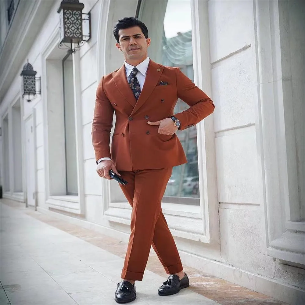 Trajes serios para hombres top