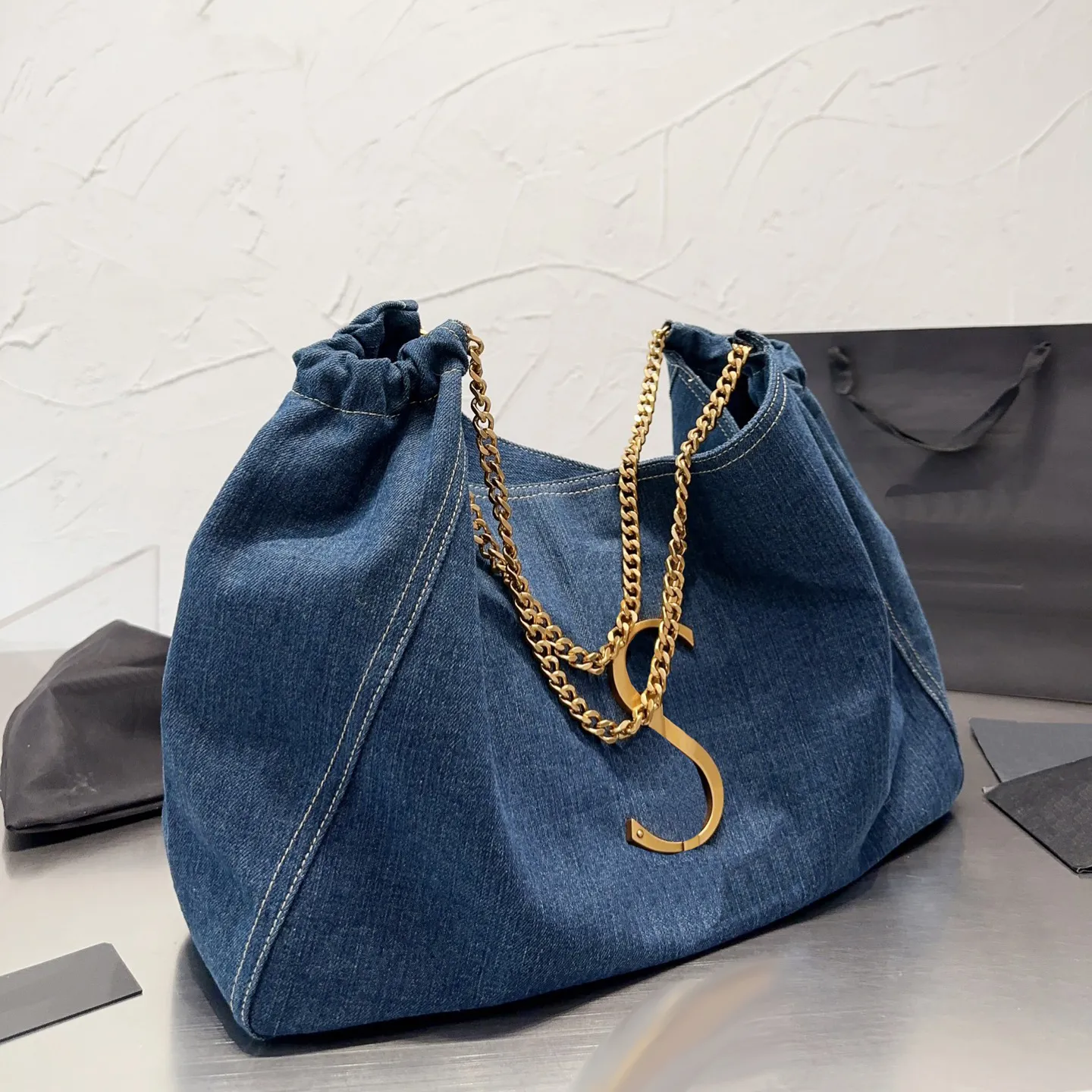 Tygväskedesigner Bag Women Chain Denim Bag Handväskor Kvinnor Fashion Classic stor kapacitet överdimensionerad handväska