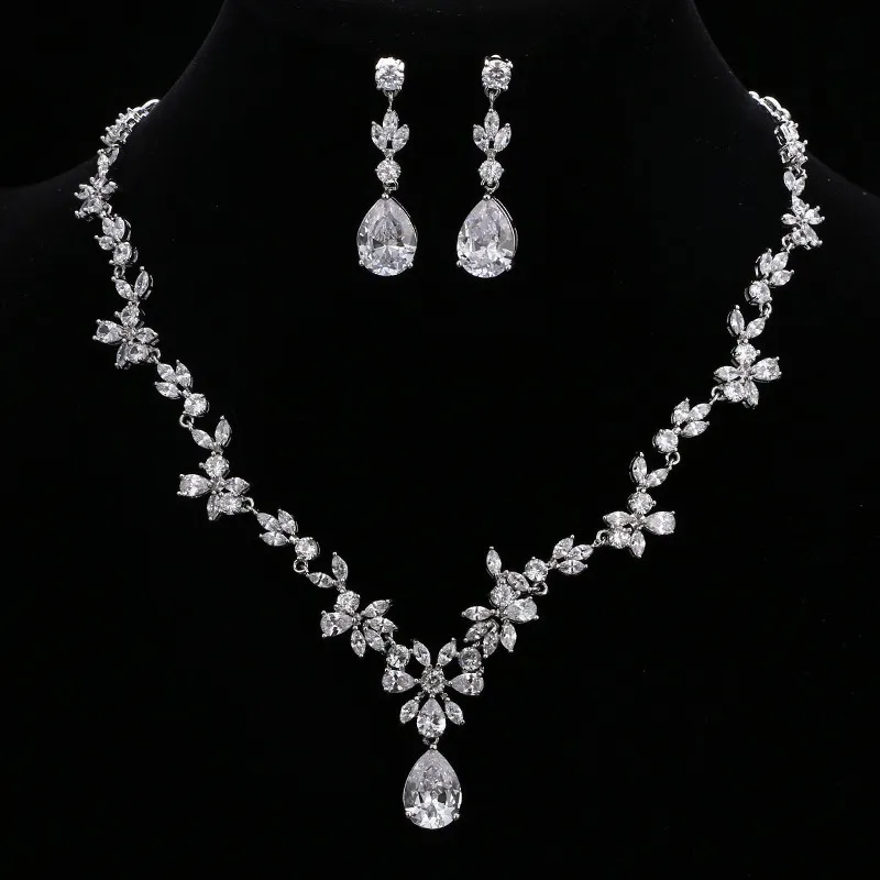 Stunning White Crystal Flower Bridal Jewellery Set Silver Stunning White Crystal Flower Bridal Jewellery Set Silver