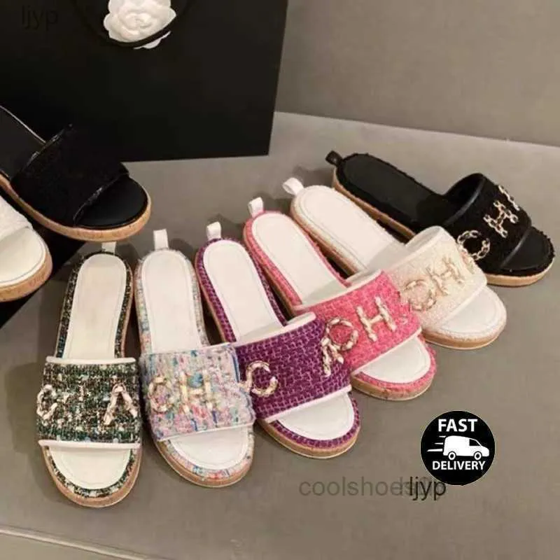 35-41 Taglie Donna Tweed Pelle Paglia intrecciata Sandali Sandali Slip on Wedge Flats Fashion Beach Mule Marca Infradito Scivoli casual Scarpe Piattaforma Catena Slider in gomma