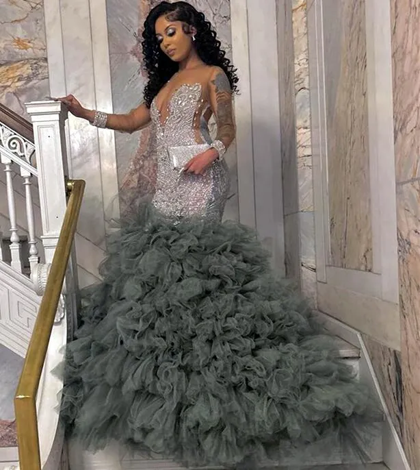 2023 mai ASO Ebi Grey Sirène Prom Dress Dress Crystals Crystals Tiers Soirée Fête formelle Deuxième réception Robes de fiançailles d'anniversaire robe Robe de Soire ZJ170