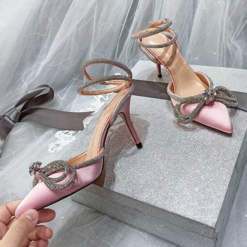 Sandal 2023 Nya mode Glitter Rhinestones Kvinnor Pumpar Crystal Bowknot Silk Point Toe Buckle Strap Thin High Heels Party Prom Shoes