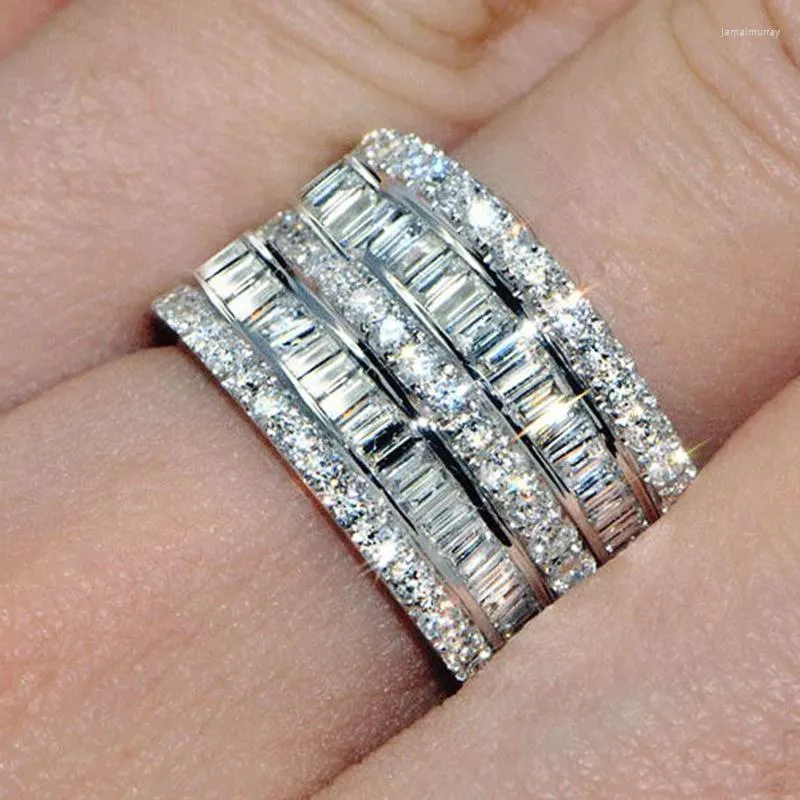 Обручальные кольца Huitan Luxury Band Women Finger-Ring с ослепительным кубическим цирконием аксессуаров гипербола леди украшения