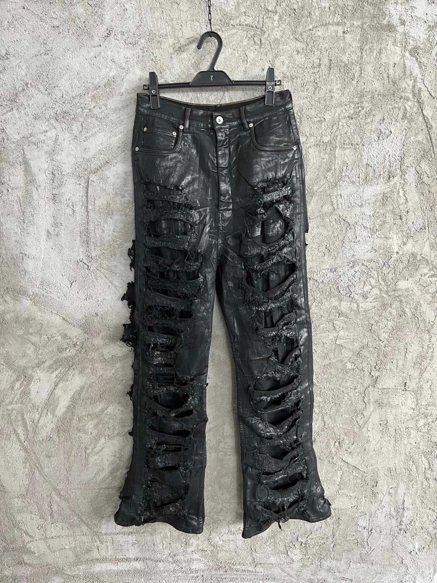77ffb408-c383-44ab-923a-