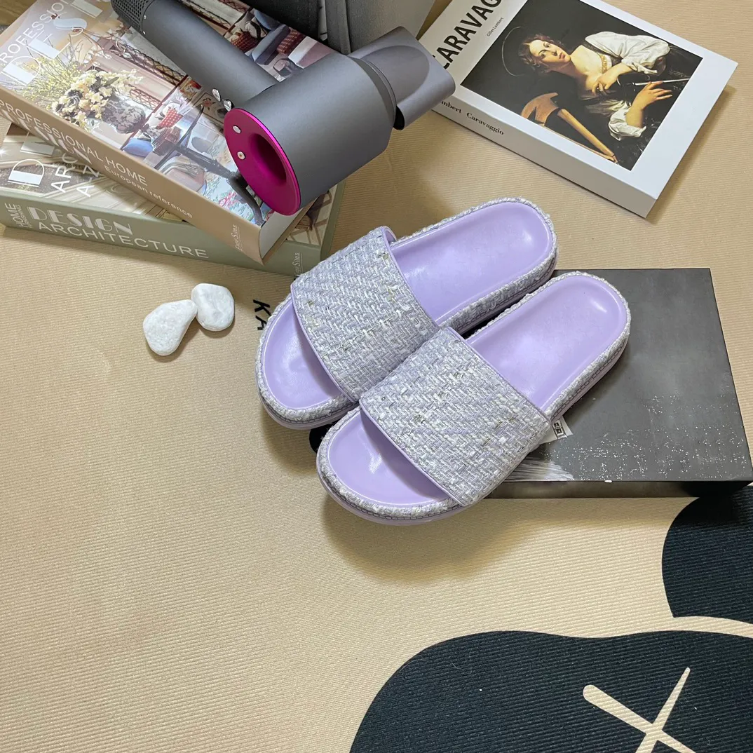 2023 dames slippers sandalen dames slippers flats strandschoenen vrouw dikke bodem lederen designer slipper slippers flops gewatteerde glijbanen