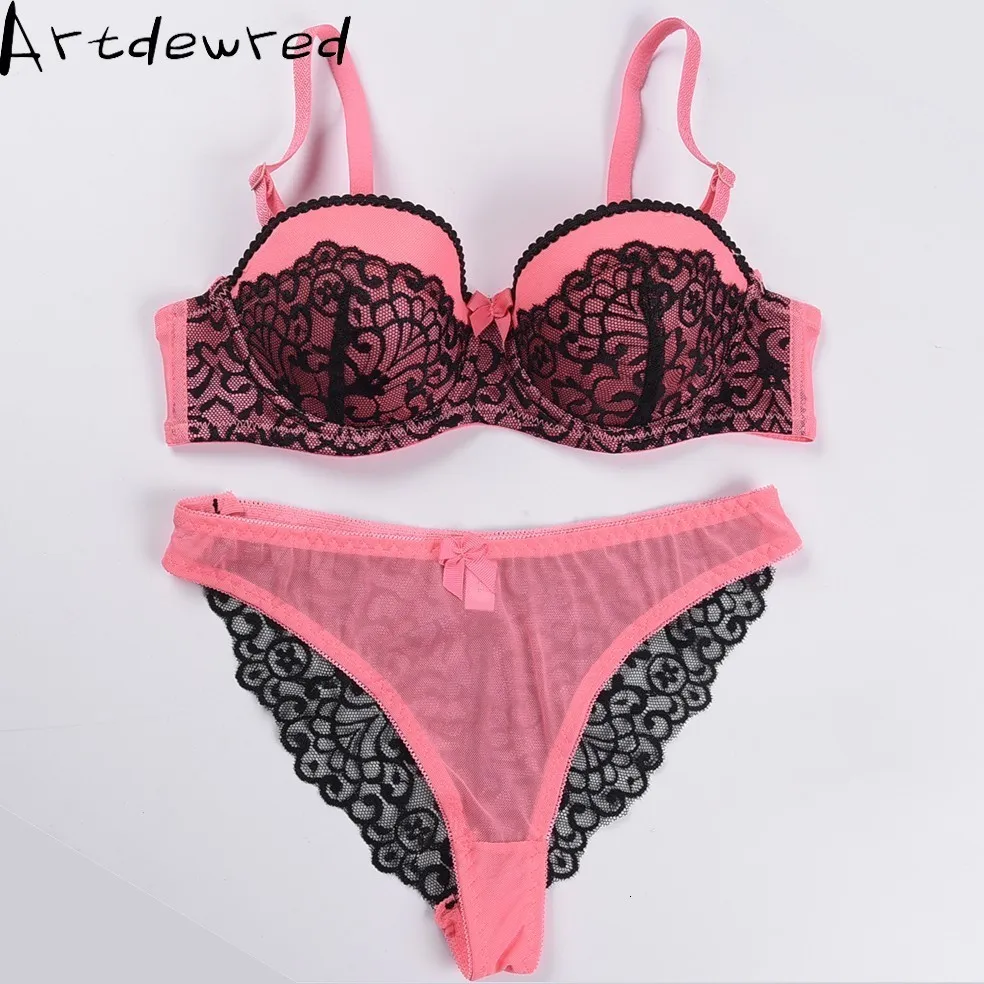 Ensembles de soutiens-gorge soutien-gorge à armatures trois quarts3/4 tasse soutien-gorge Sexy ensemble nouvelles femmes grande taille sous-vêtements Push Up et culotte BCD tasse pour femme 230505