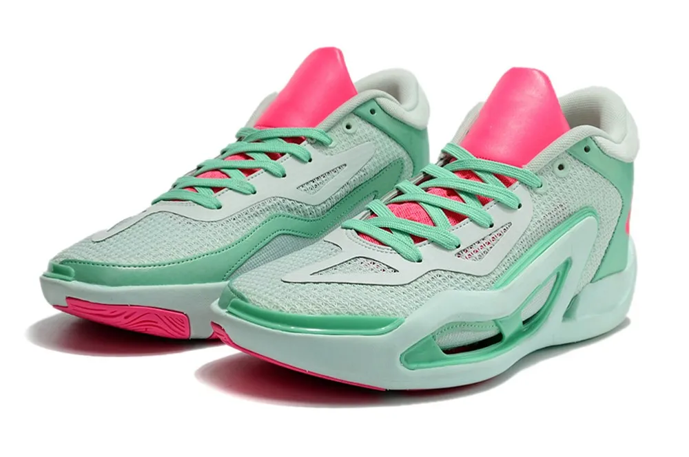 Signature sports shoes top
