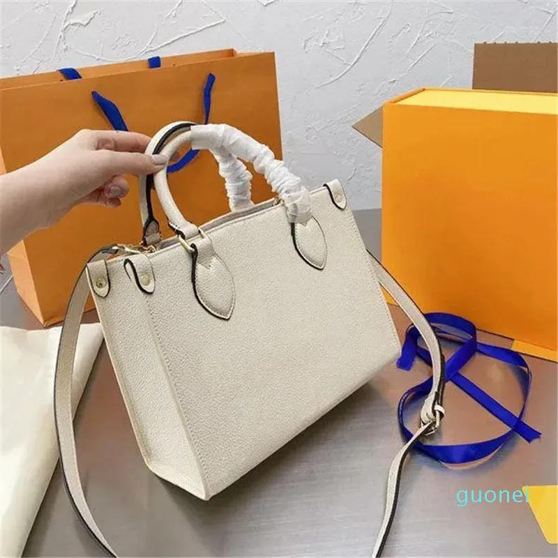 Designer-backpack stil väskor kvinnors axelväska temperament axlar sträcker bager handväska utan låda