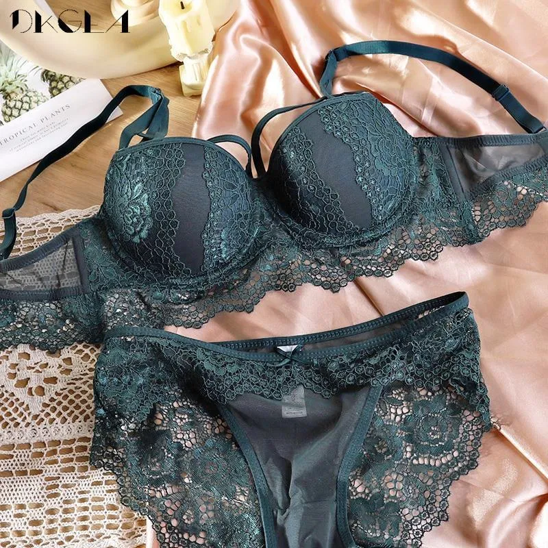 Conjuntos de sujetadores Liquidación Lencería sexy Conjunto de sujetador de realce de encaje Sujetador grueso Vendaje Marca verde Conjunto de ropa interior de mujer Tamaño 70A 70B 70C 75A 80A 230505