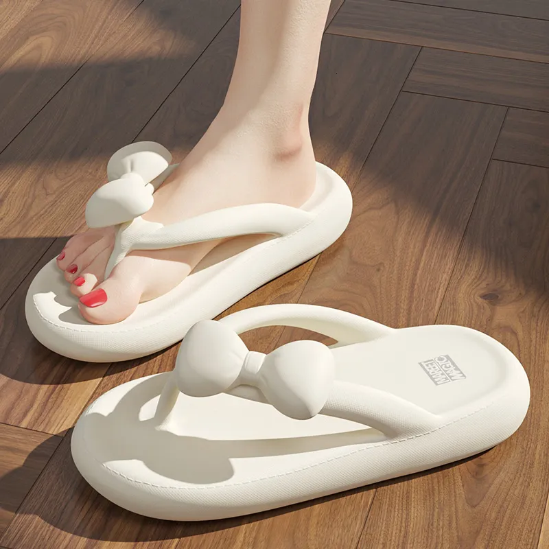 Tongs flip qyckaby Soft Sole femme clip toe eva non slip cloud slippers femed feme Summer plateforme de salle de bain diapositives pers