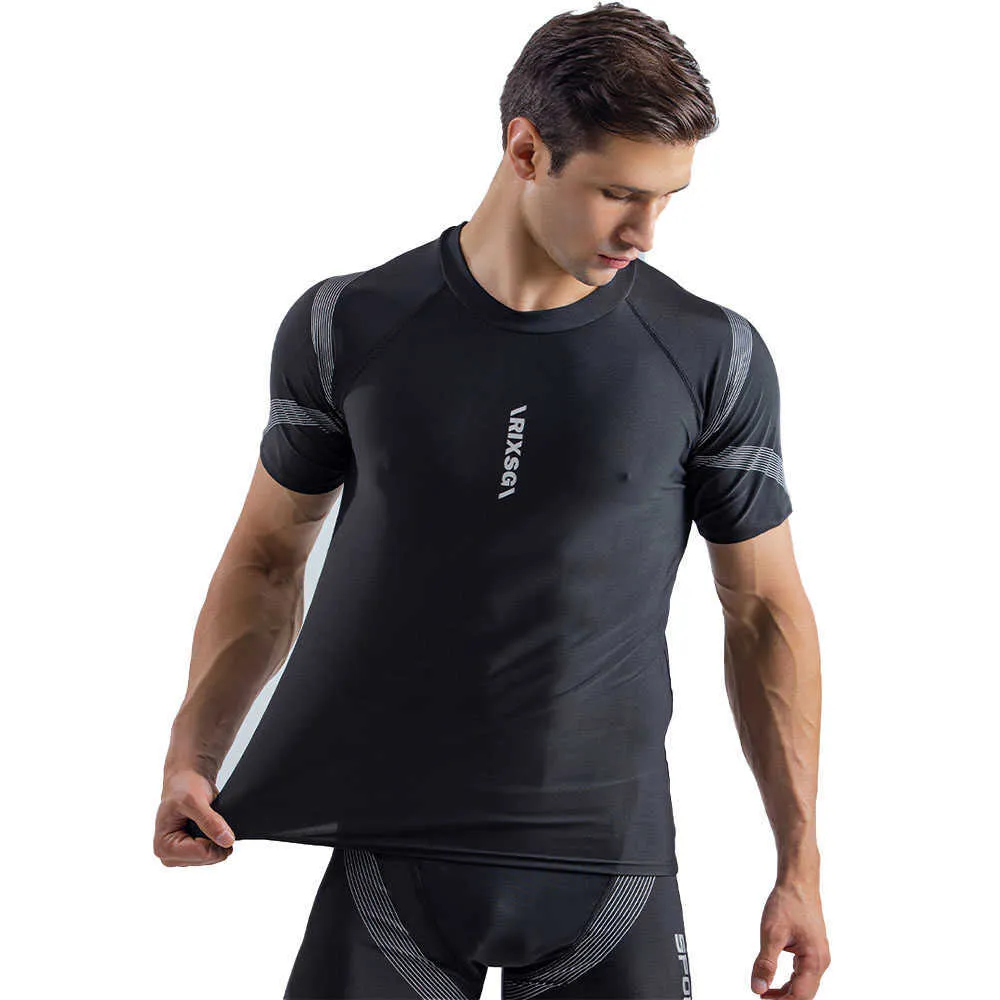 Wetsuits Drysuits 2022 Men's Quick Dry Short Sleeve Swimwear T Shirts UV Protection Rash Swimwear Tops Shorts Water Sports Snorkeling Surf Tops J230505