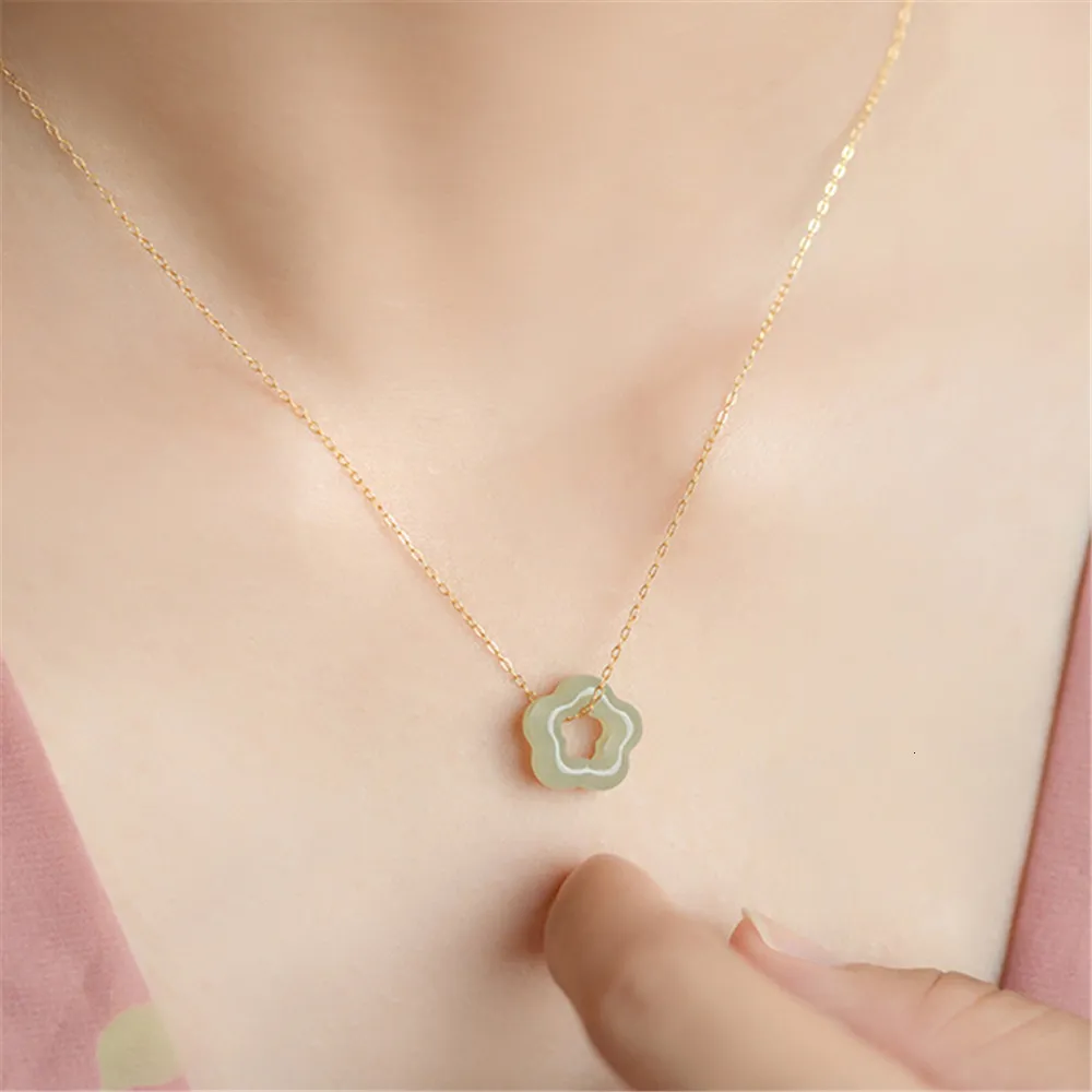 Collana corta e delicata di giada nera boho gioielleria raffinata Collana corta e delicata di giada nera boho gioielleria raffinata