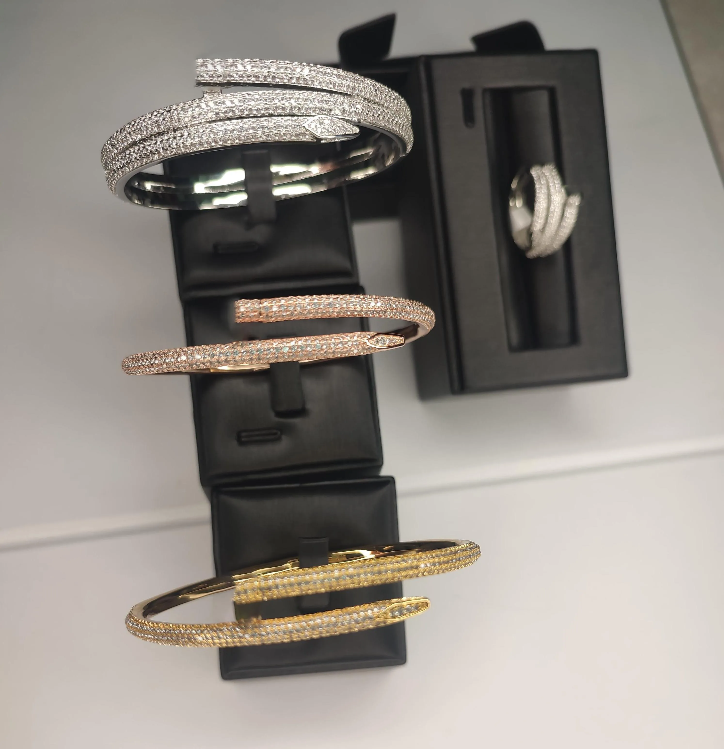 Cartier Rose Gold Juste Un Clou Diamond Pave Double Nail Bracelet | Nail  bracelet, Pave diamonds, Vintage bangles