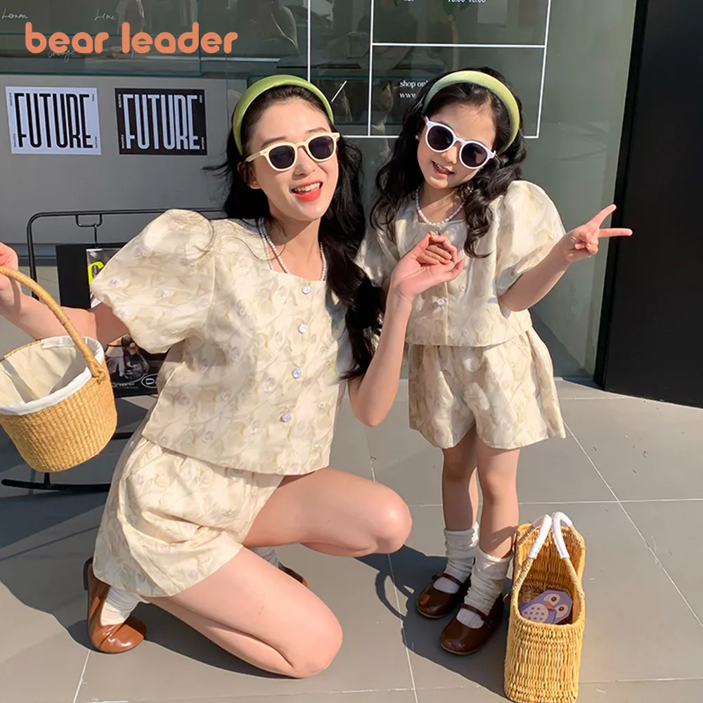 Family Matching Outfits Bear Leader Parent-child Outfit Summer High-end Mother Daughter Set Korean Version Girls Oil Painting Embroidery Set Kid Clothes 230506