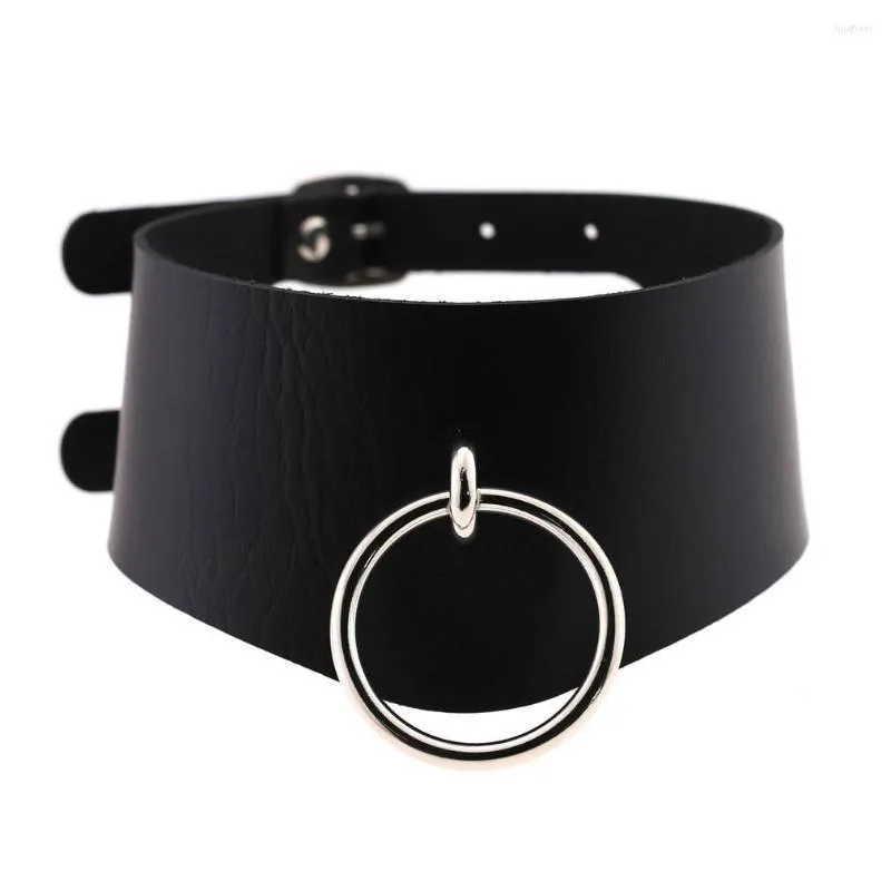 Wide store leather choker