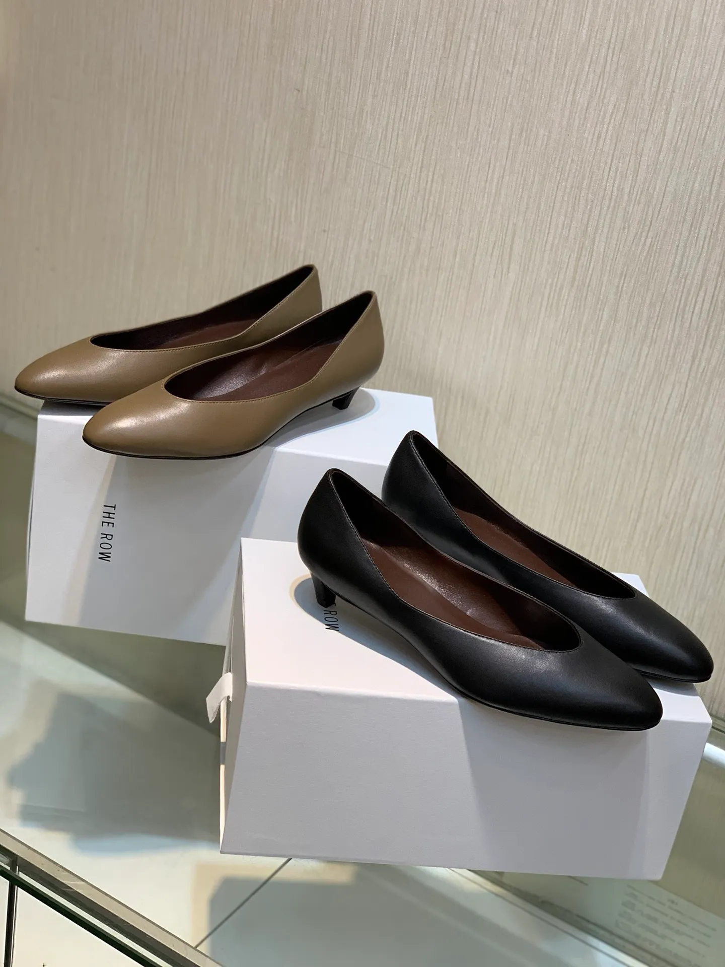 DHgate.com:Genuine Leather Almond Pumps | Soft Calfskin Heels for 