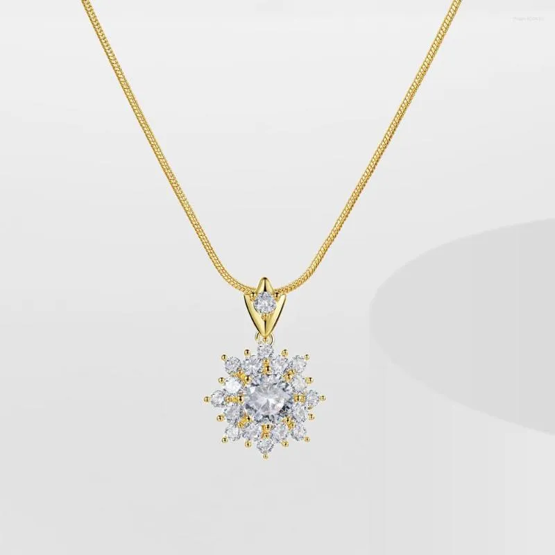 Colares pendentes Cristal de liga de cobre para mulheres Flores de zircão Butterfly Heart Gold Color Jewelry