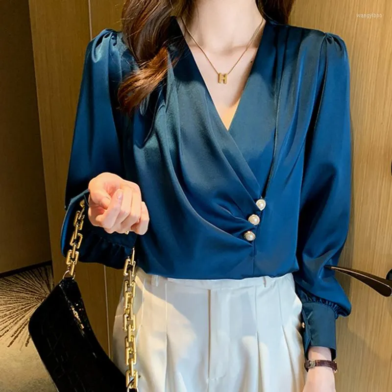Kvinnors blusar 2023 Autumn Korean Fashion Button Satin Silk Shirt Office Blue Women White Lady Long Sleeve V Collar Kvinnliga löst skjortor
