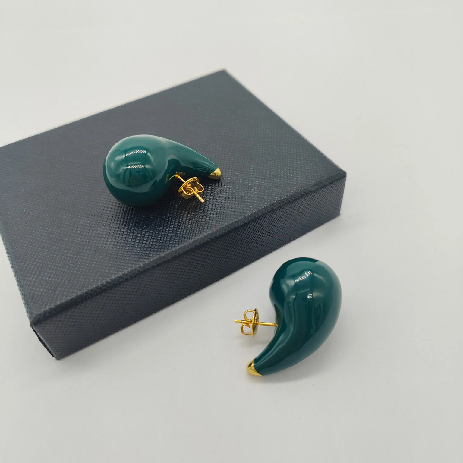 Boucle d'oreille à breloques de qualité de luxe, en deux couleurs, design spécial, avec tampon PS7948A, 2024