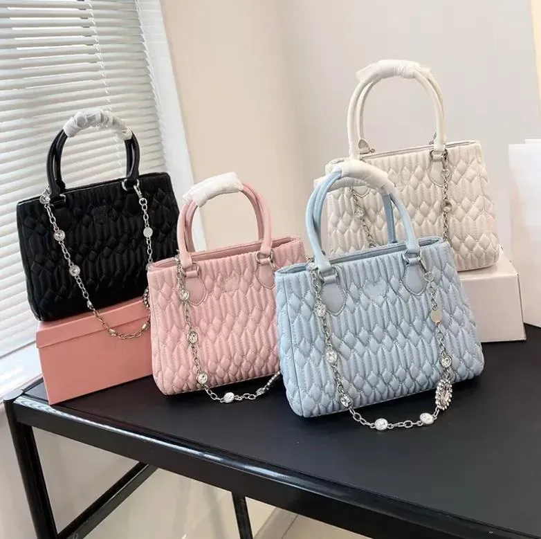 2023 new fashion Luxury Designer handbags Totes Pink Wallet Crystal Fashion Basket Women Tote Bags Leisure Shoulder Beach Travel Shopping Bags