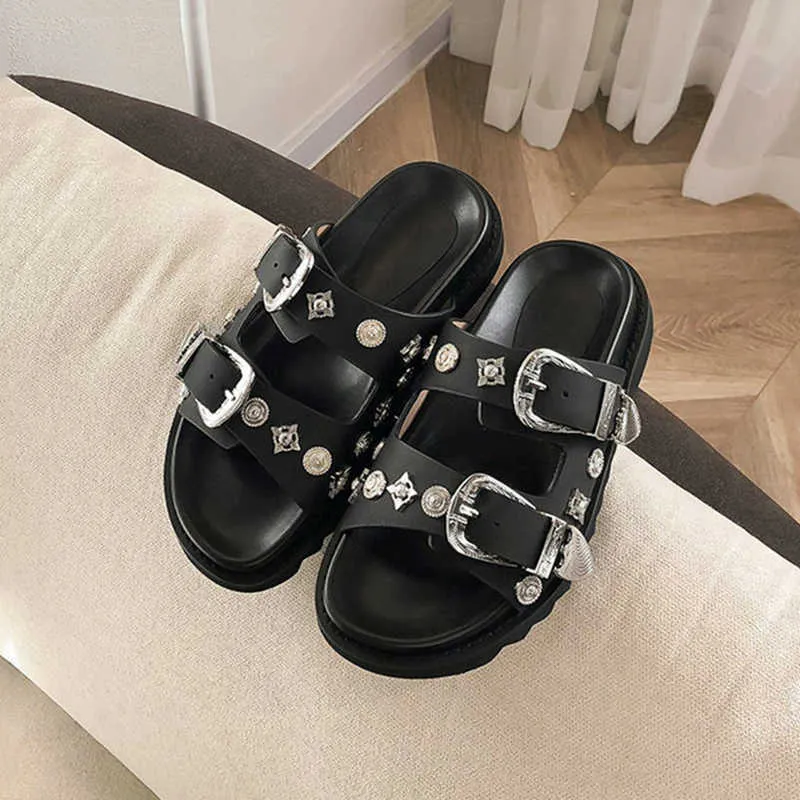 Born house slippers on sale