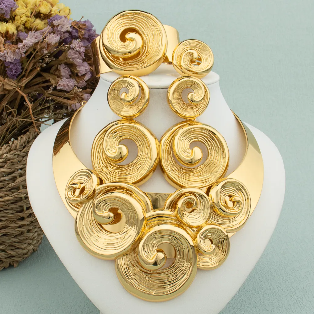 Big jewelry necklaces hotsell