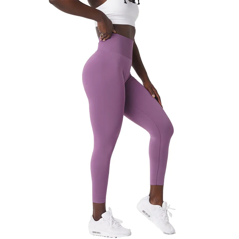 Trajes Leggings sin costuras sólidos Yoga Mujeres Medias de entrenamiento suaves Pantalones de fitness Ropa de gimnasio Spandex