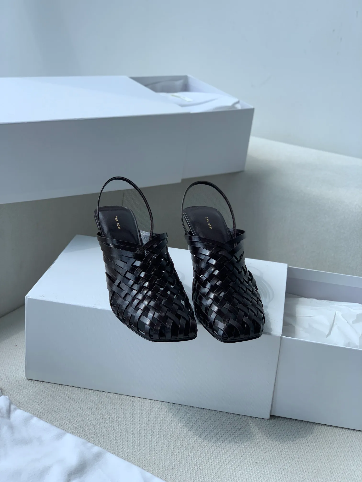 Women s Shoes The Row Woven Mule Vegetable tanned Leather Elegant Mule Sandal Smooth Vegetable Tanned Leather Intricately Handwoven Straps Tint