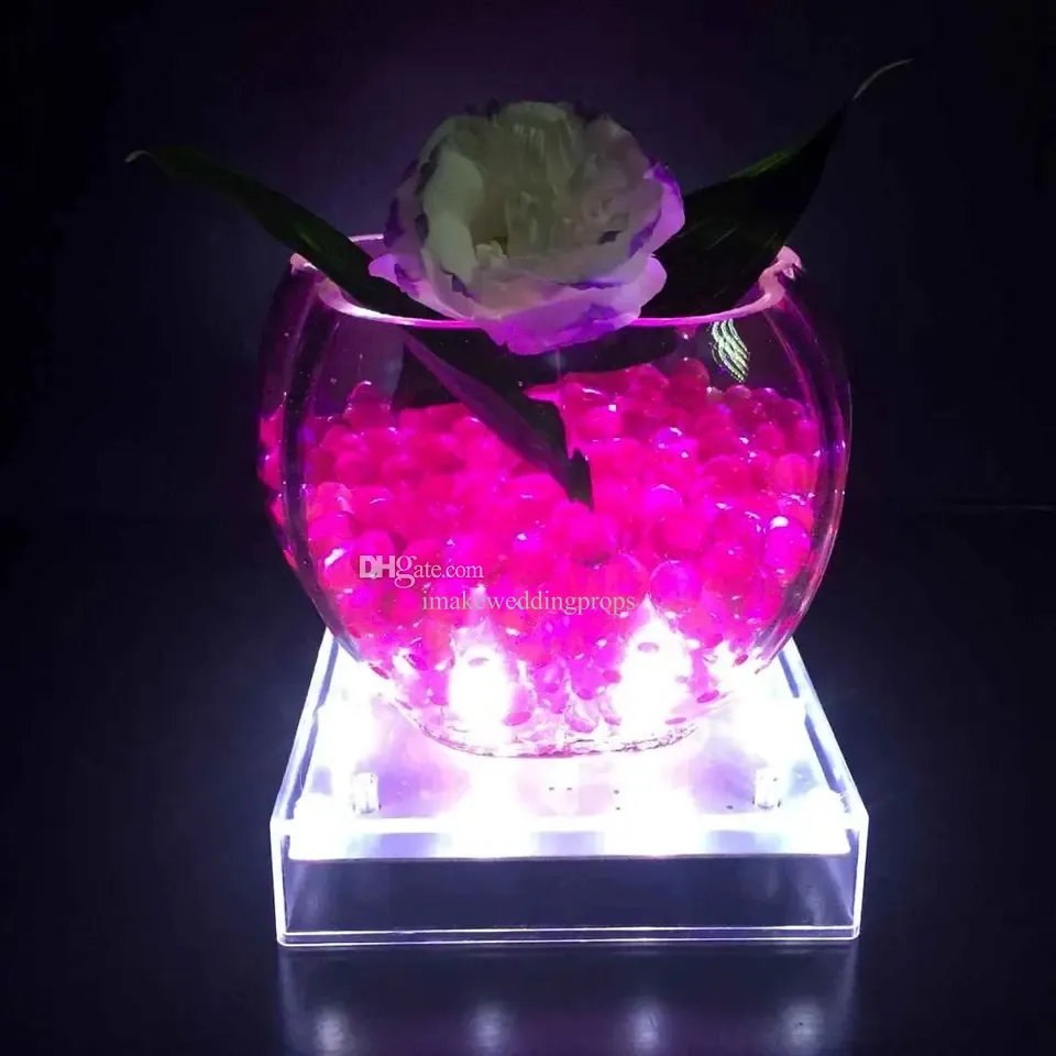 Base Luminosa Quadrata In Acrilico Con LED, 12.7 Cm, 16 LED Bianchi, Alimentazione A Batteria O USB, Portata Fino A 11.3 Kg