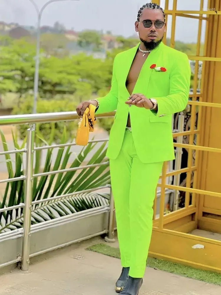 Traje verde para hombre shop