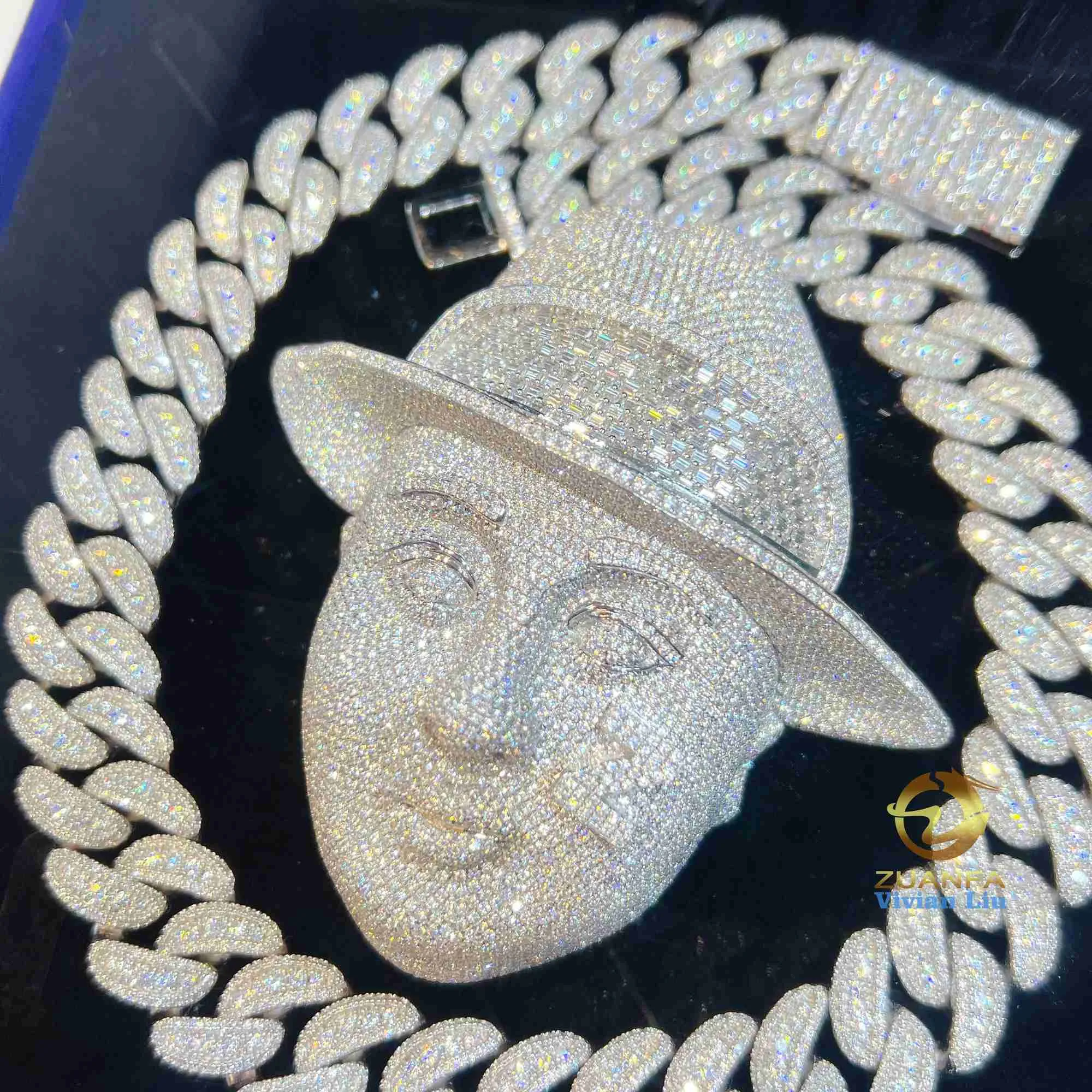 قلادة قلادة 18 مم VVS Moissanite المثلج من الماس الذهبي اللون الاسترليني Sier Men Necklace Miami Cuban Chain