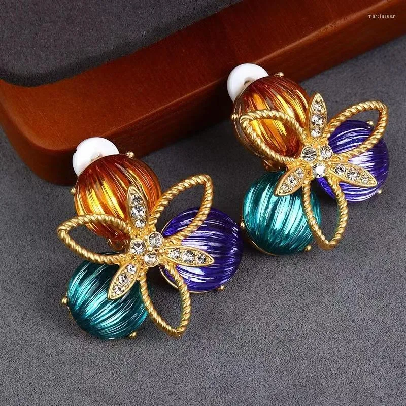 Vintage jewelry brooches online