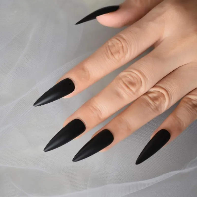 Black Nails Ideas 2023: How To Do Your Manicure In The Spring?
