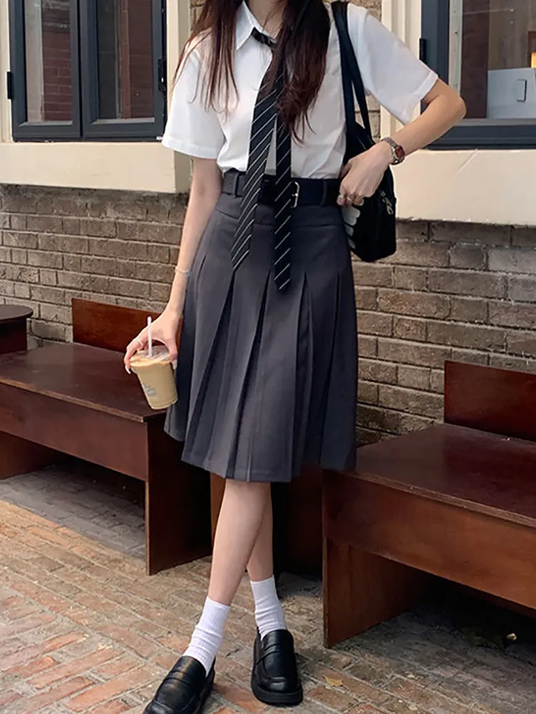 Mid length pleated skirts 90s on sale