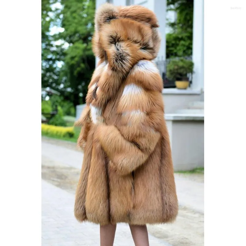 Manteau avec grosse fourrure 2025