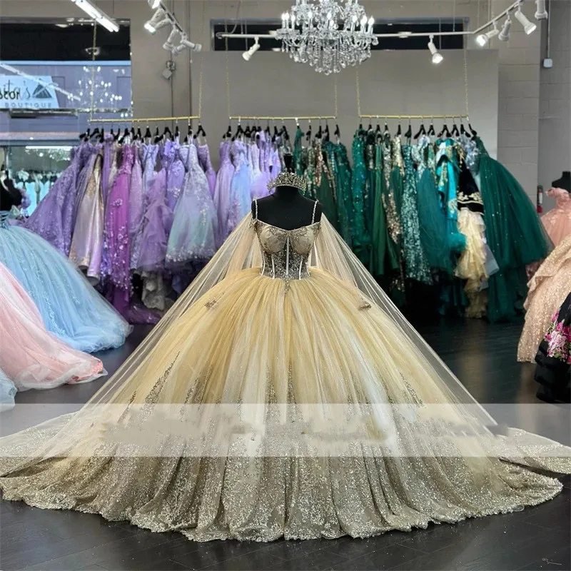 فساتين quinceanera مع كيب أزياء اللؤلؤ الكريستال اللامع العباءات حفلة موسيقية حلوة