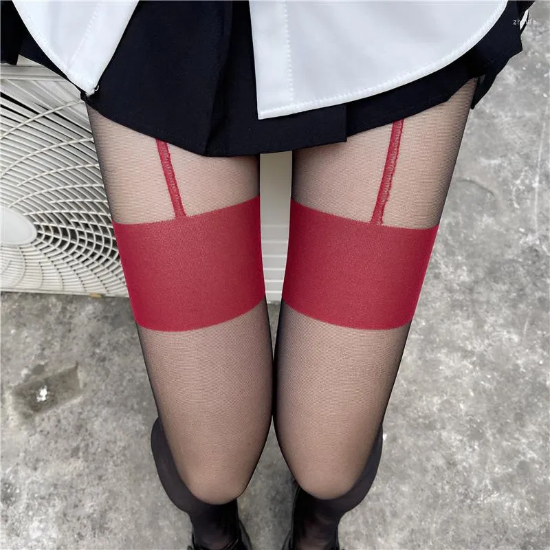 Kvinnors strumpor Summer Women's Sexy Black Pantyhose Thin Fashion Design Red Edge False Suspender Strumpor Open Crotch Spice Nylon Tights