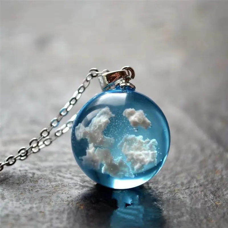 Chique Transparante Hars Ronde Bal Cloud Hanger Ketting Vrouwen Blauwe Hemel Witte Wolk Ketting Mode-sieraden Cadeaus voor Meisje Groothandel