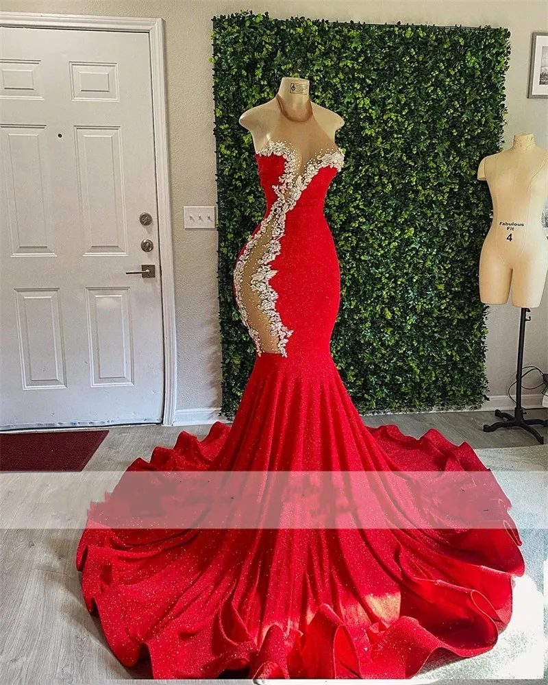 Longues robes de bal de sirène rouge sexy 2023 Halter Crystal Illusion Homecoming Birthday Party Rois de soirée Robe de Bal