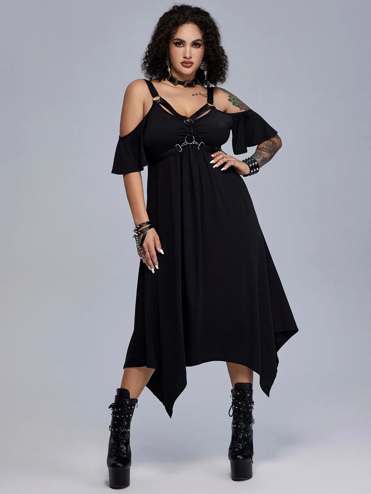 Plus size jurken roselgrootte Gotische zwarte PU lederen band ringen koude schouderjurk zomer asymmetrische anklellengte vestidos 230506